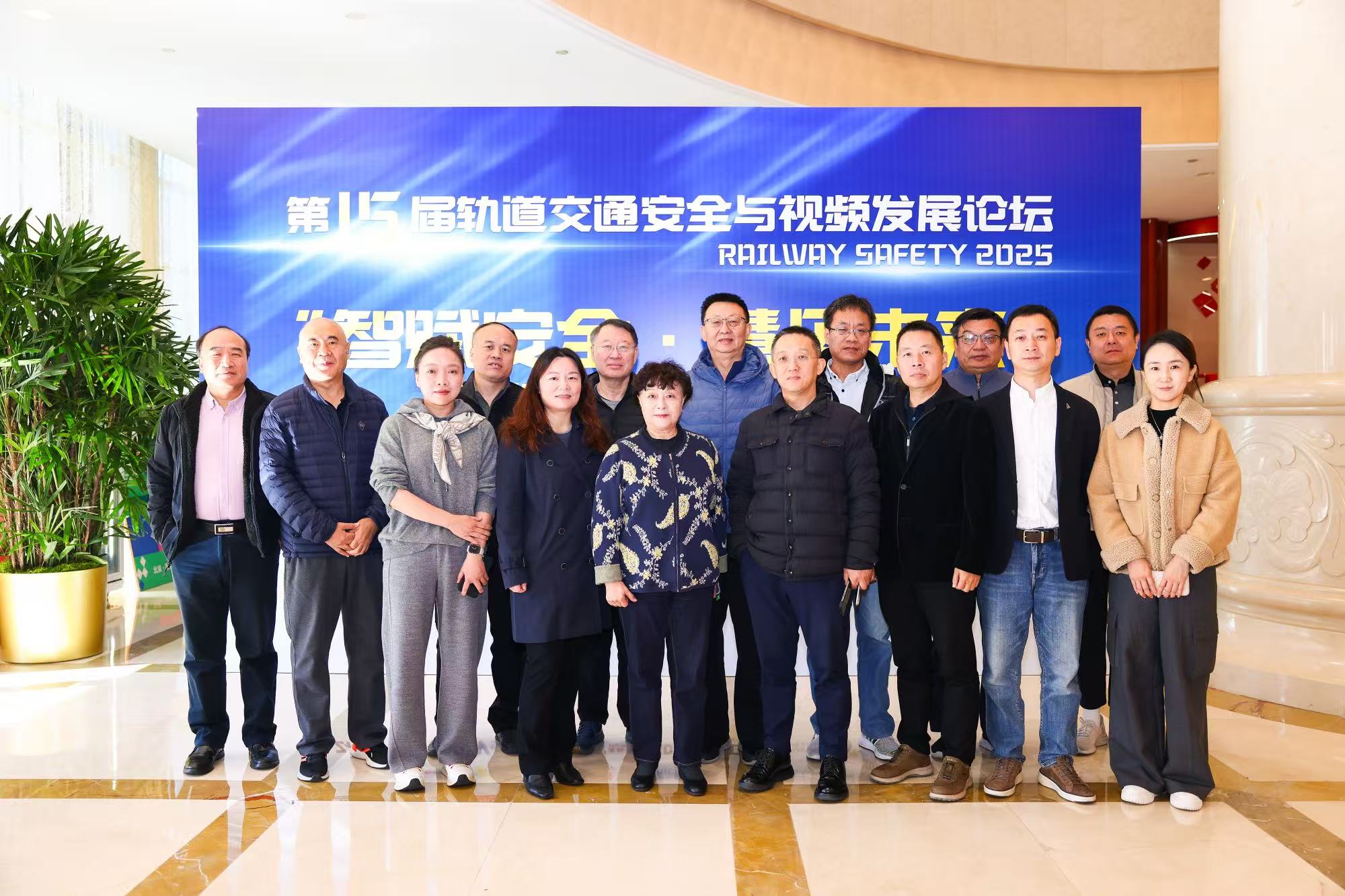 1985897602383507457.jpg 1985897602383507457.jpg